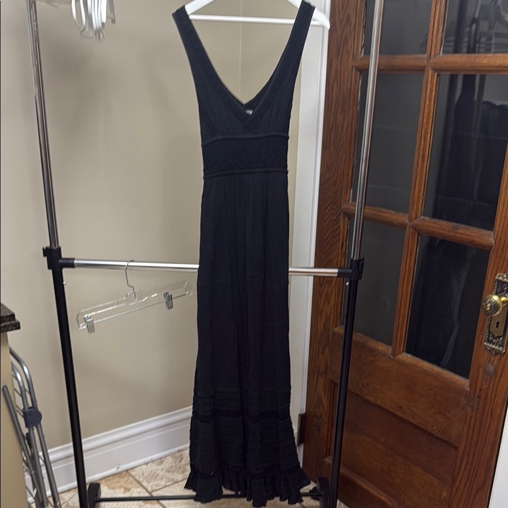 Free PeopleElegant Black Maxi Dress